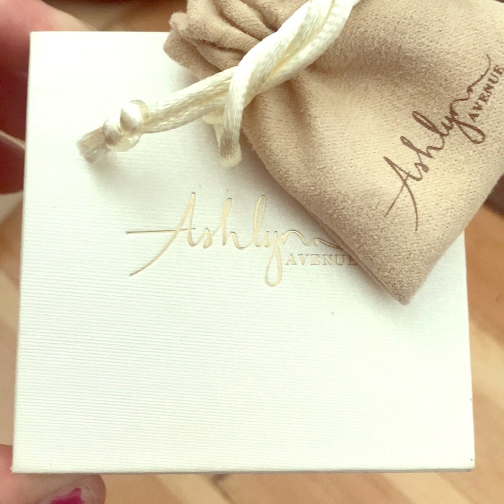 Beautiful size 6 ring